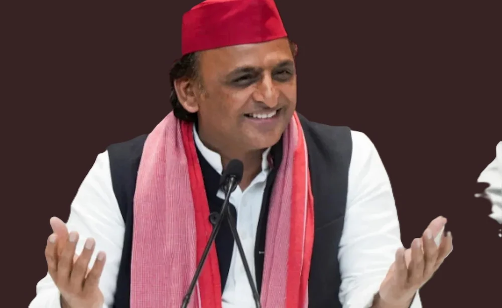 विपक्ष का पलटवार: सेना का अपमान, चापलूसी की हद